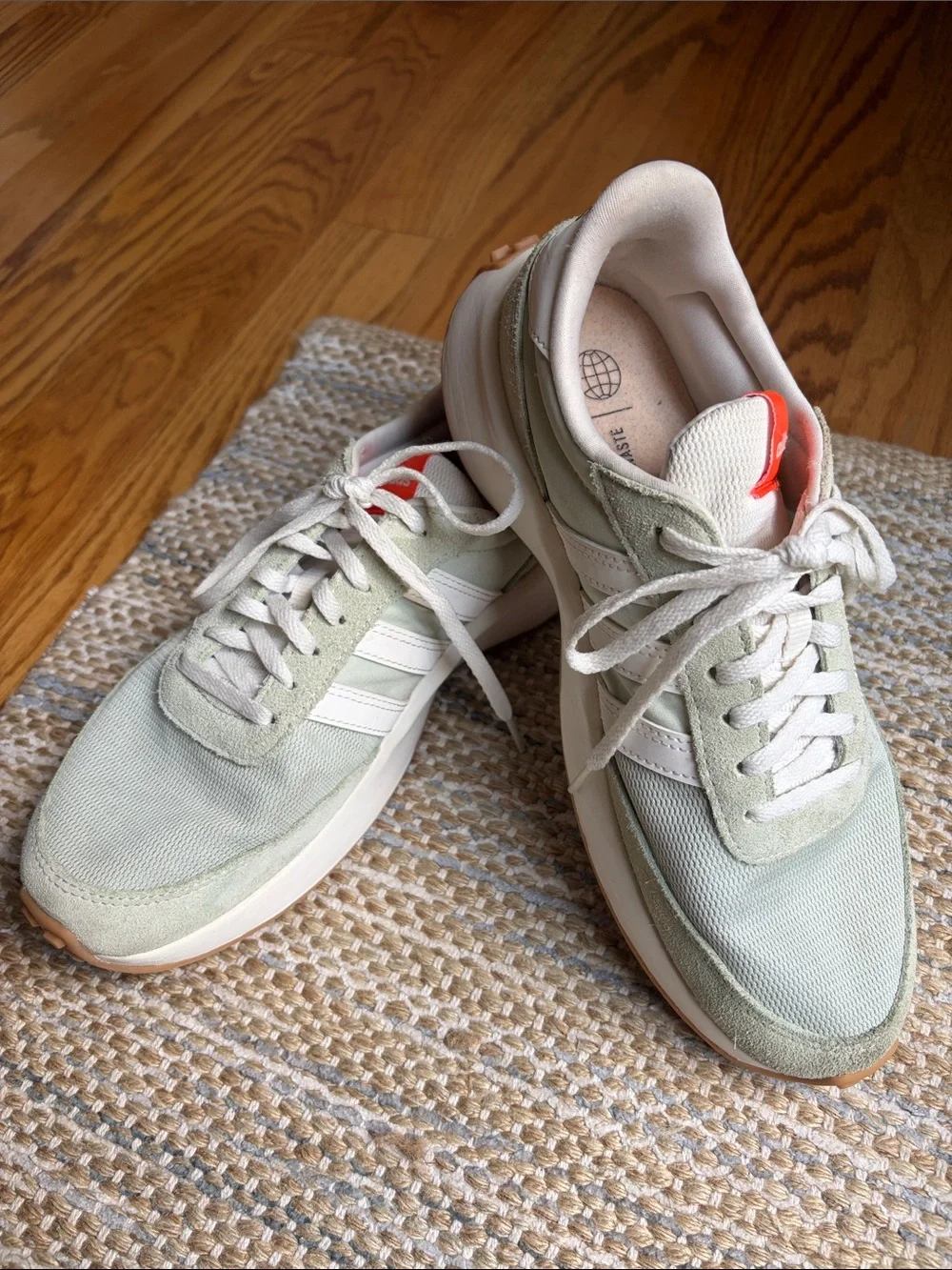 Adidas Run 70s Sneakers in Linen Green/Cloud White. Size:8.5